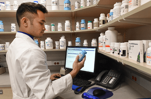 Retail Pharmacies in 2024: Evolving Trends